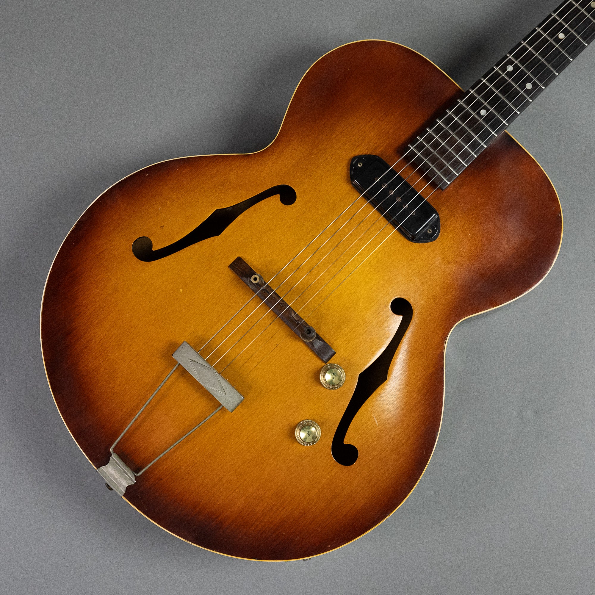 c1948 Gibson ES-150 (USA, Sunburst, HSC)