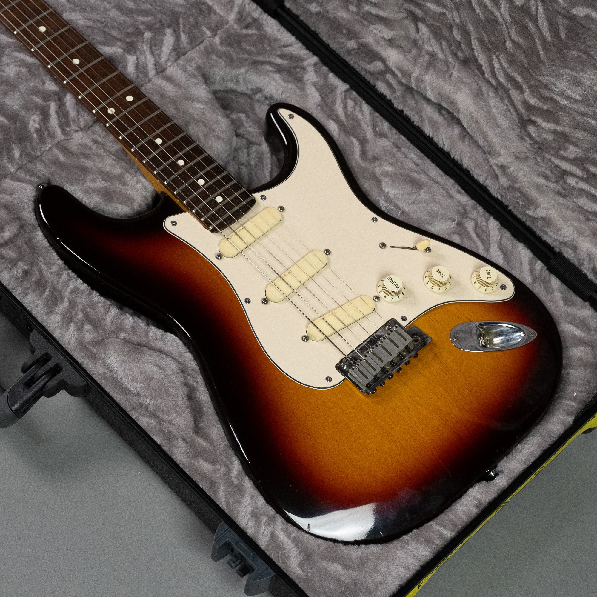 1988 Fender Standard Plus Stratocaster (USA, Sunburst, Fender TSA case)