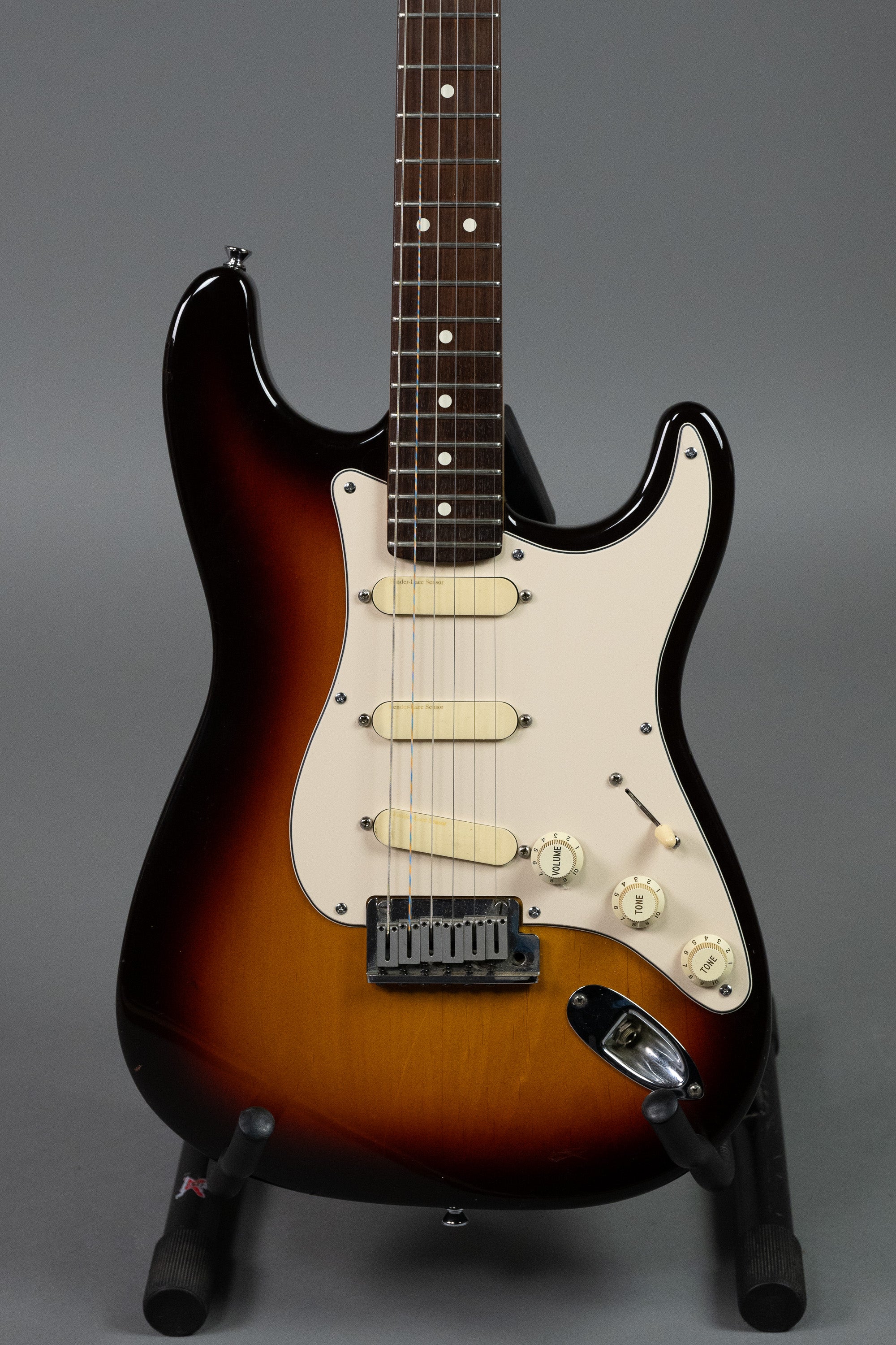 1988 Fender Standard Plus Stratocaster (USA, Sunburst, Fender TSA case)