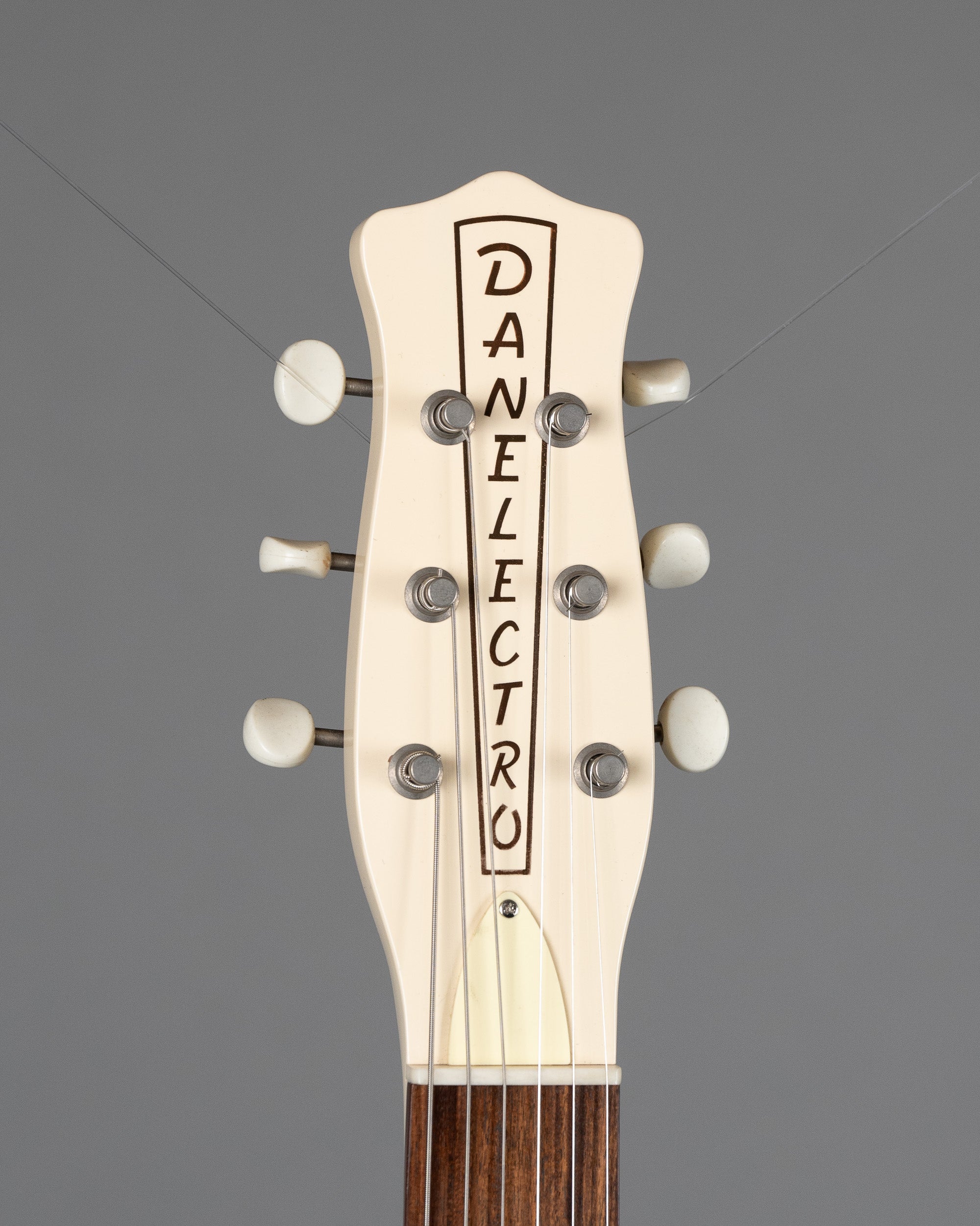 2020 Danelectro Divine '59 (Korea, Walnut, Gig Bag)