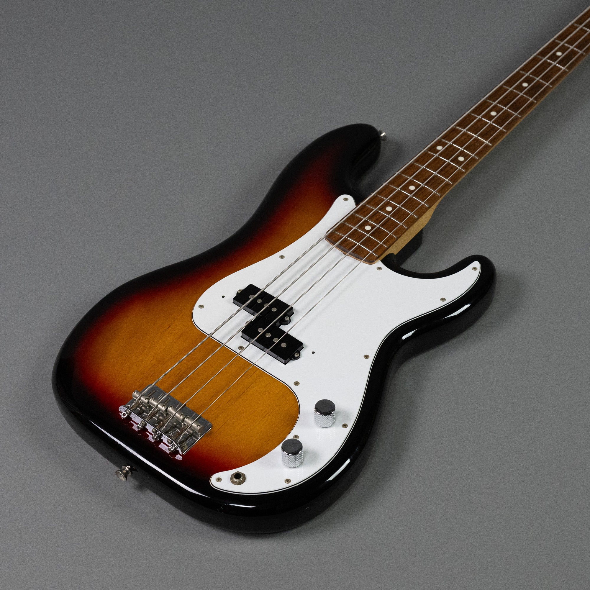 1995 Fender Precision Bass (Japan, Sunburst, Gig Bag)