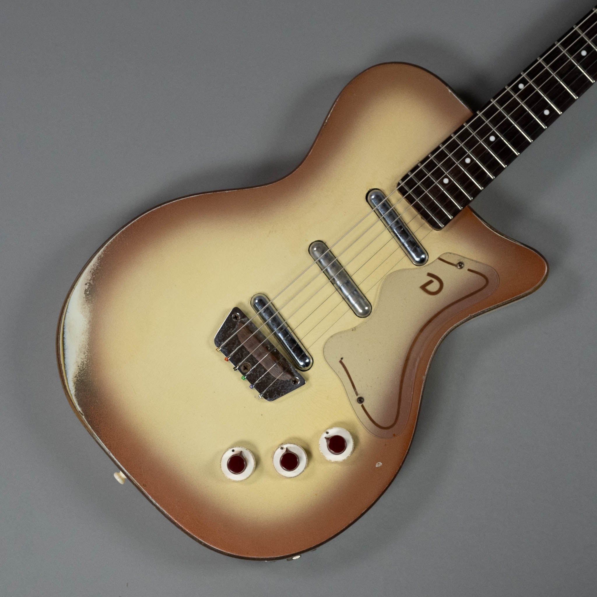 1957 Danelectro U3 (USA, Copperburst)