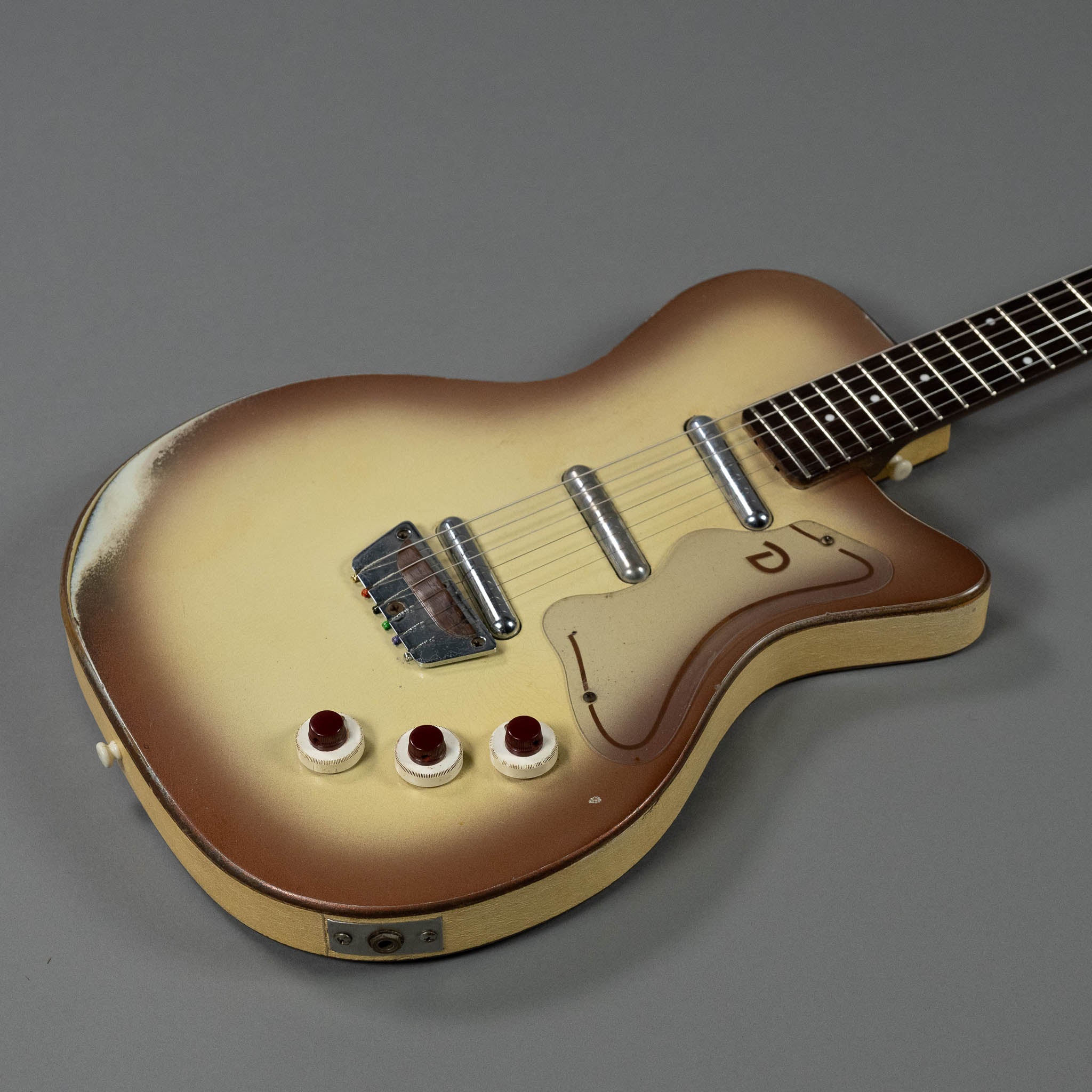 1957 Danelectro U3 (USA, Copperburst)