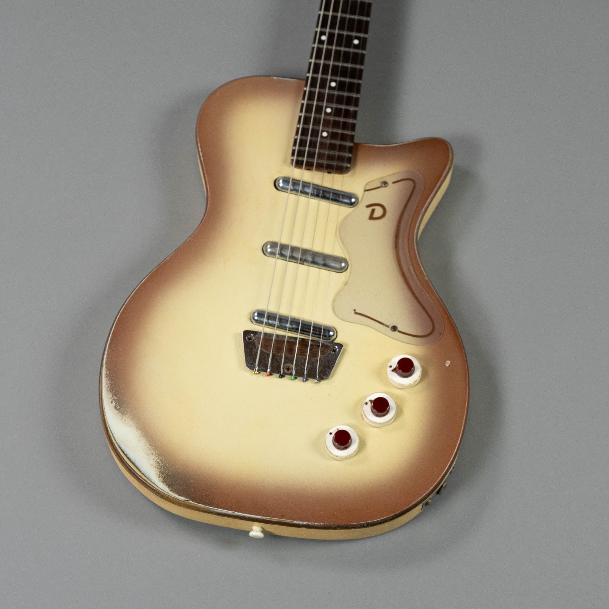 1957 Danelectro U3 (USA, Copperburst)