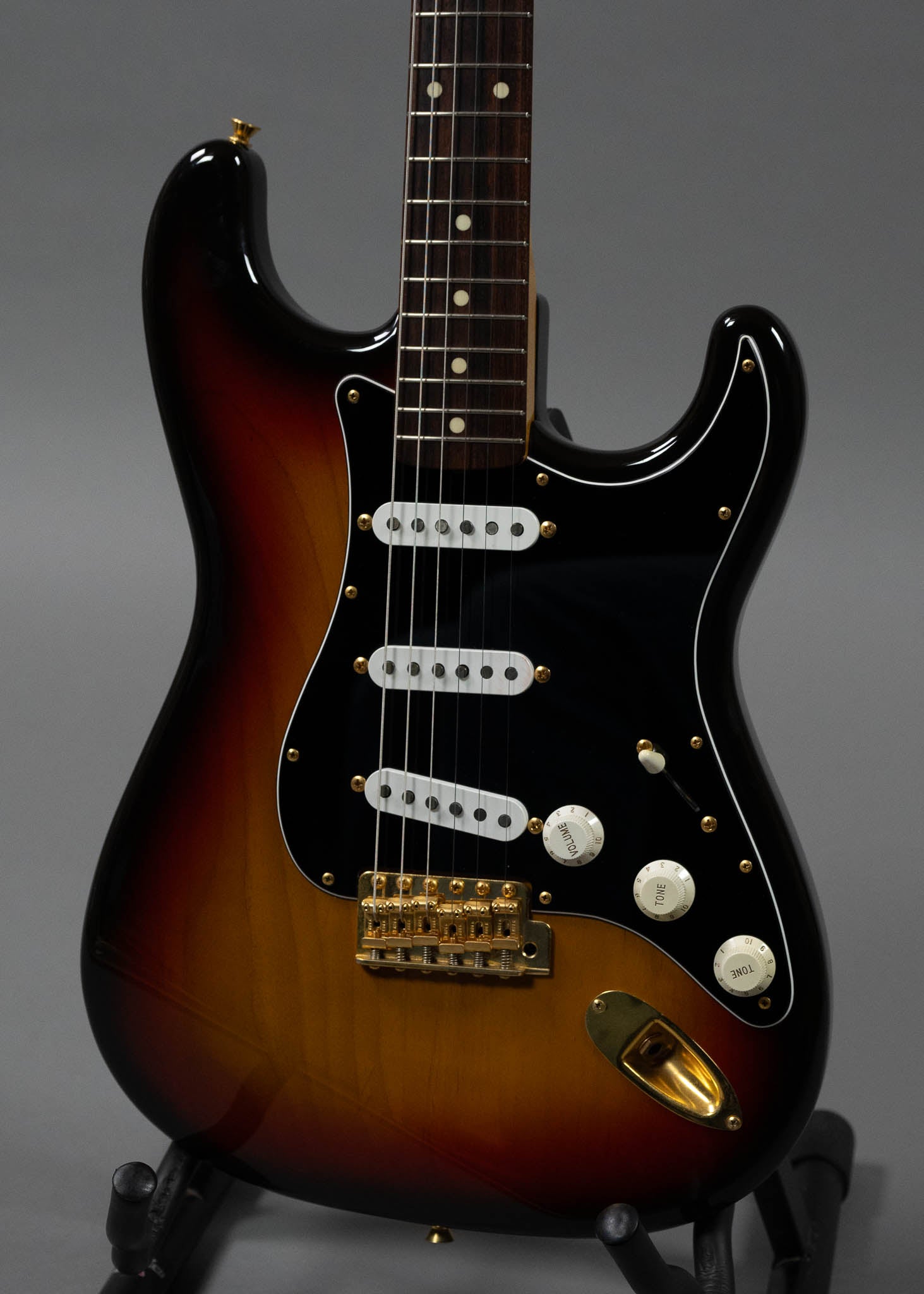 1997  Fender ST-62G-80TX  Stratocaster (Japan, Sunburst, Gold Hardware, Fender Hardcase)