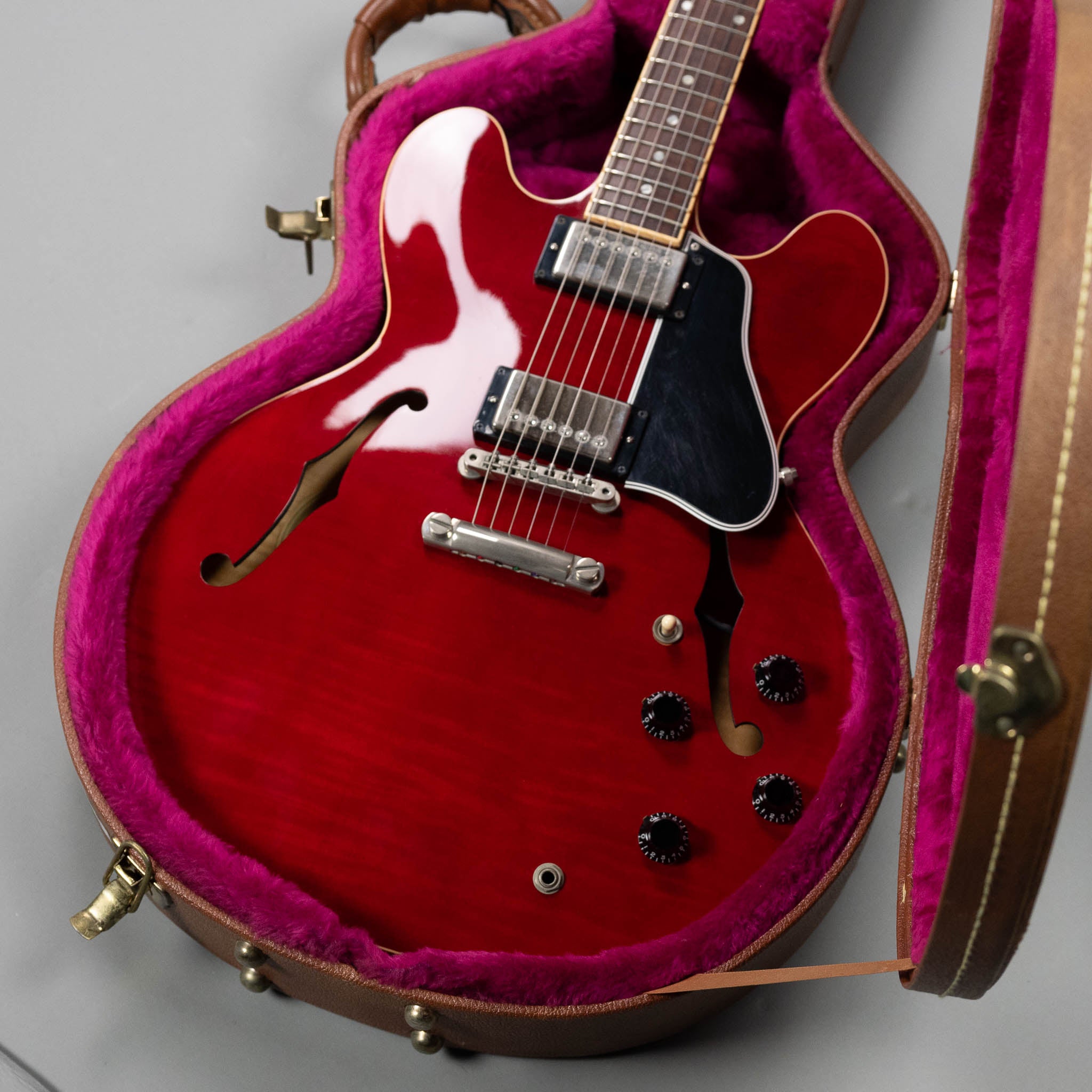 2001 Gibson ES-335 Dot (USA, Cherry, OHSC)