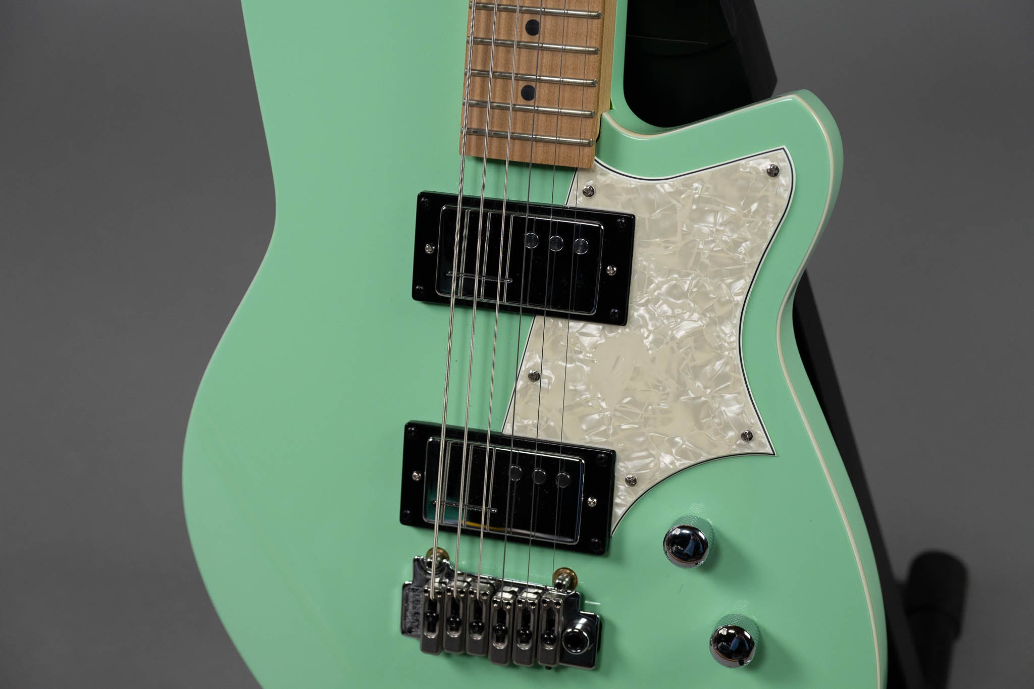 c2023 Reverend Descent W Baritone Electric (Korea, Sea Foam Green)