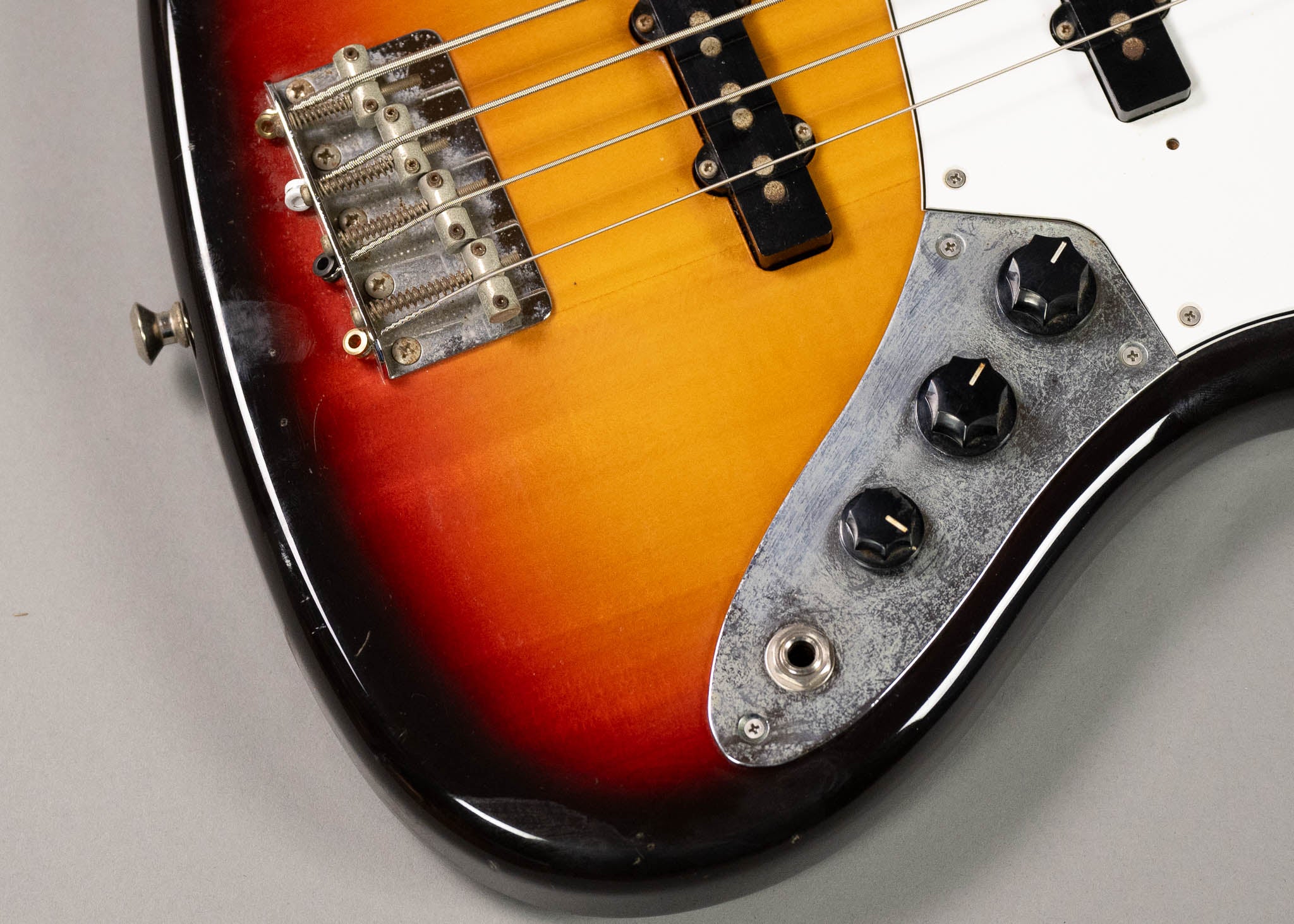 1999 Fender Standard Jazz Bass (Japan, Sunburst, Gig Bag)