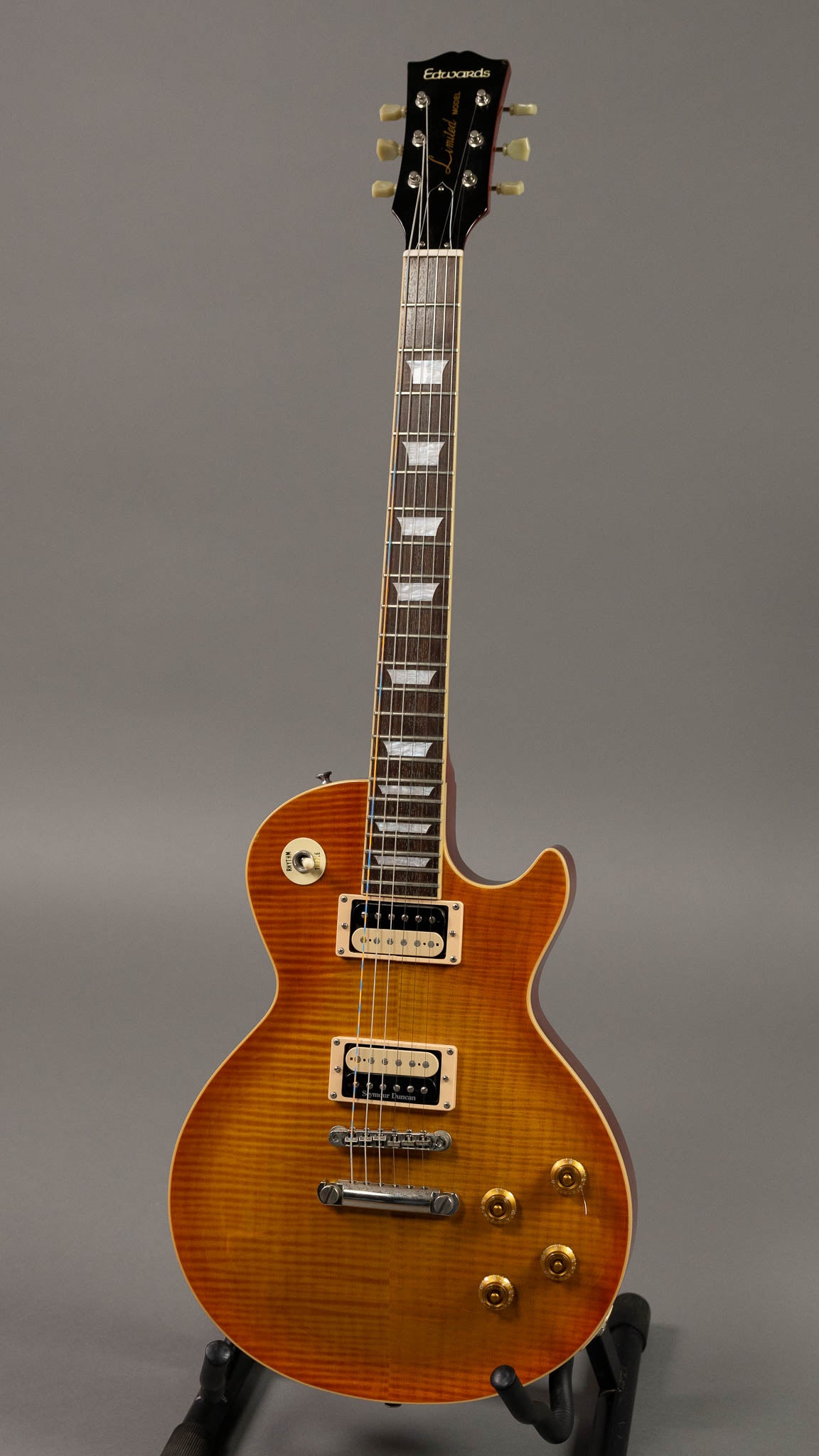 c2003 Edwards (by ESP) E LP-85SD VHB/R 'Les Paul' (Japan, Honeyburst, Gig Bag)