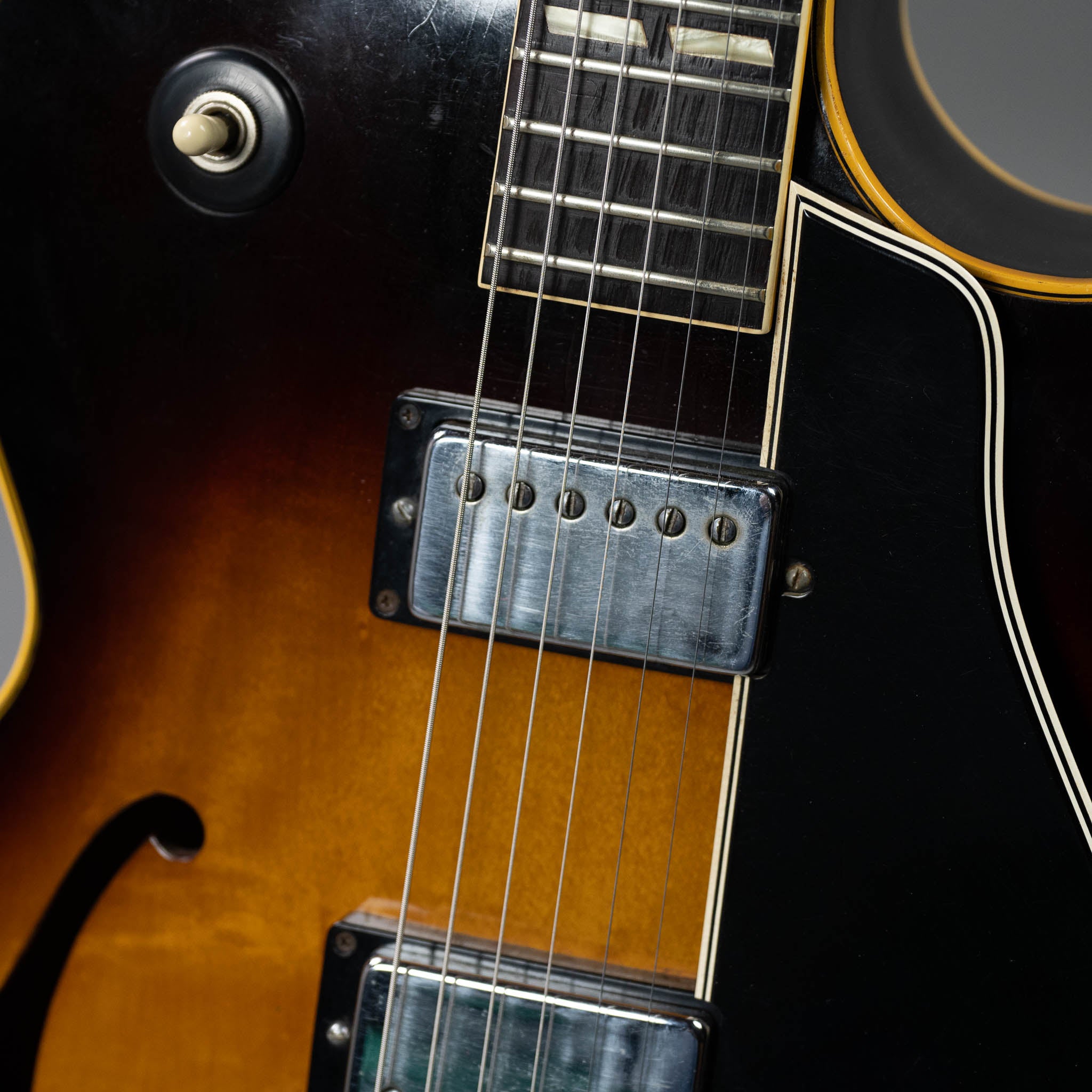 1965 Gibson ES-175D (Wide Nut, USA, Sunburst, OHSC)