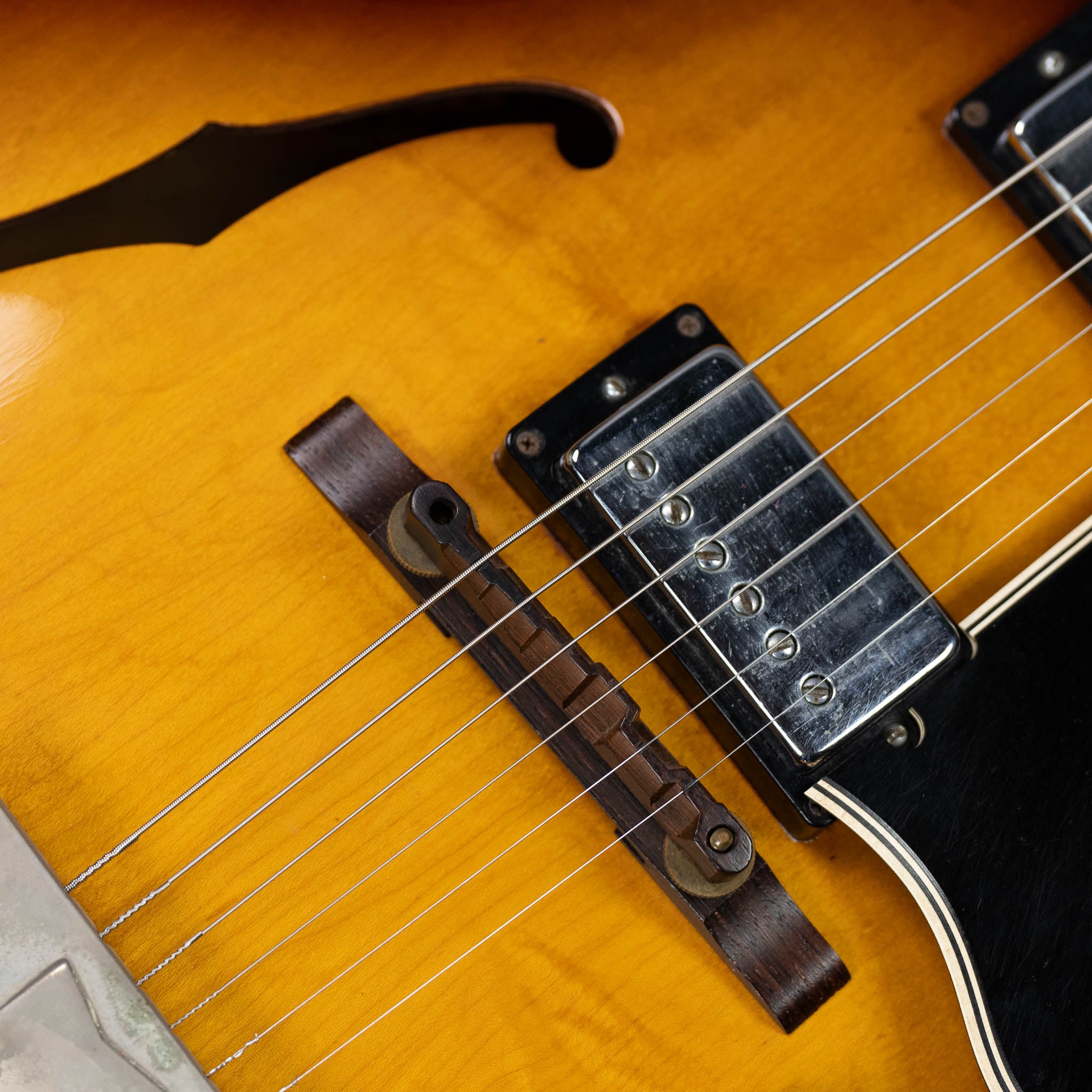 1965 Gibson ES-175D (Wide Nut, USA, Sunburst, OHSC)