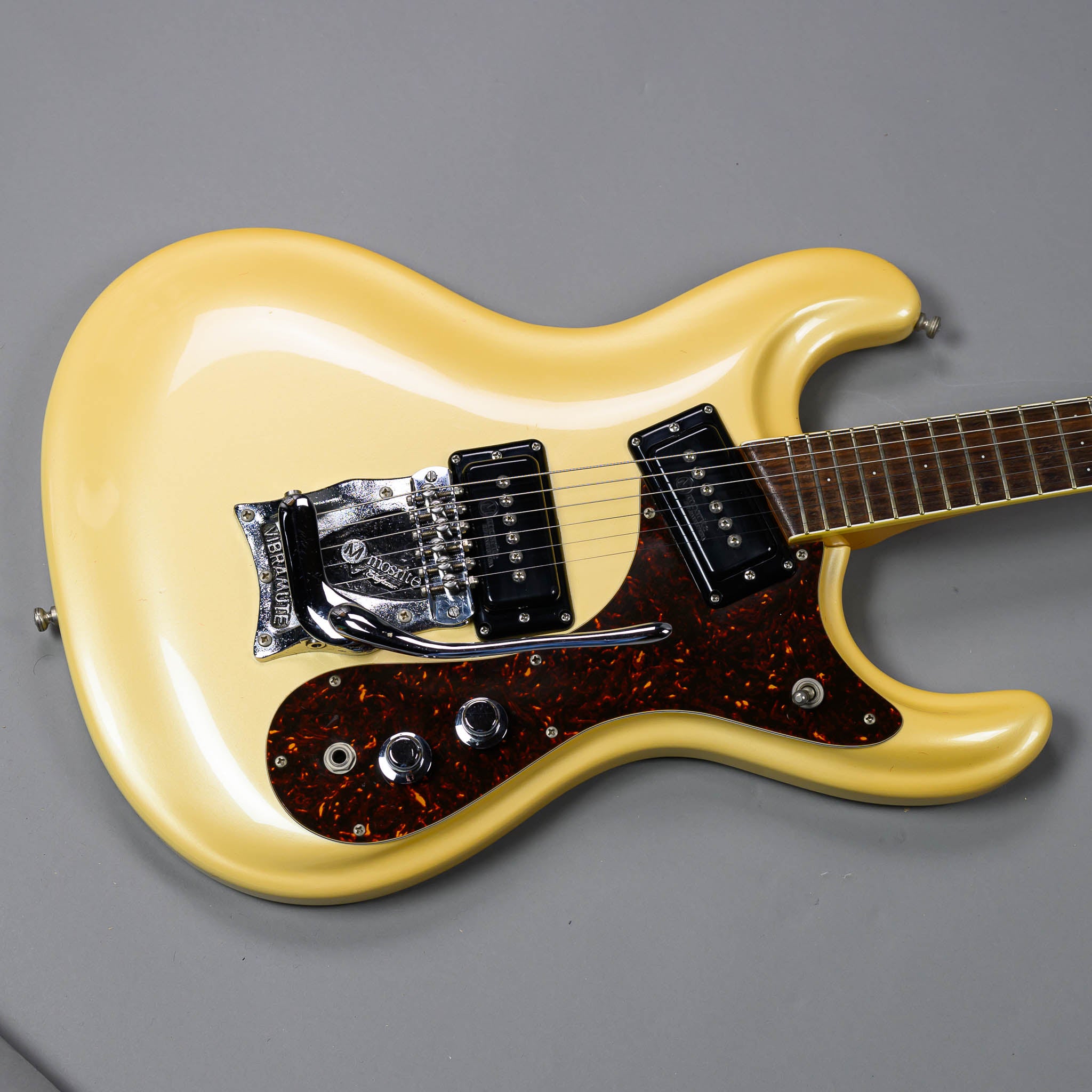 英国ヴィンテージ ♤ ホワイトビスクのハンドベース17cm ♤ ポートメイリオン c2014 Mosrite Ventures American Standard Mark I AS-65 (USA, Pearl Whit