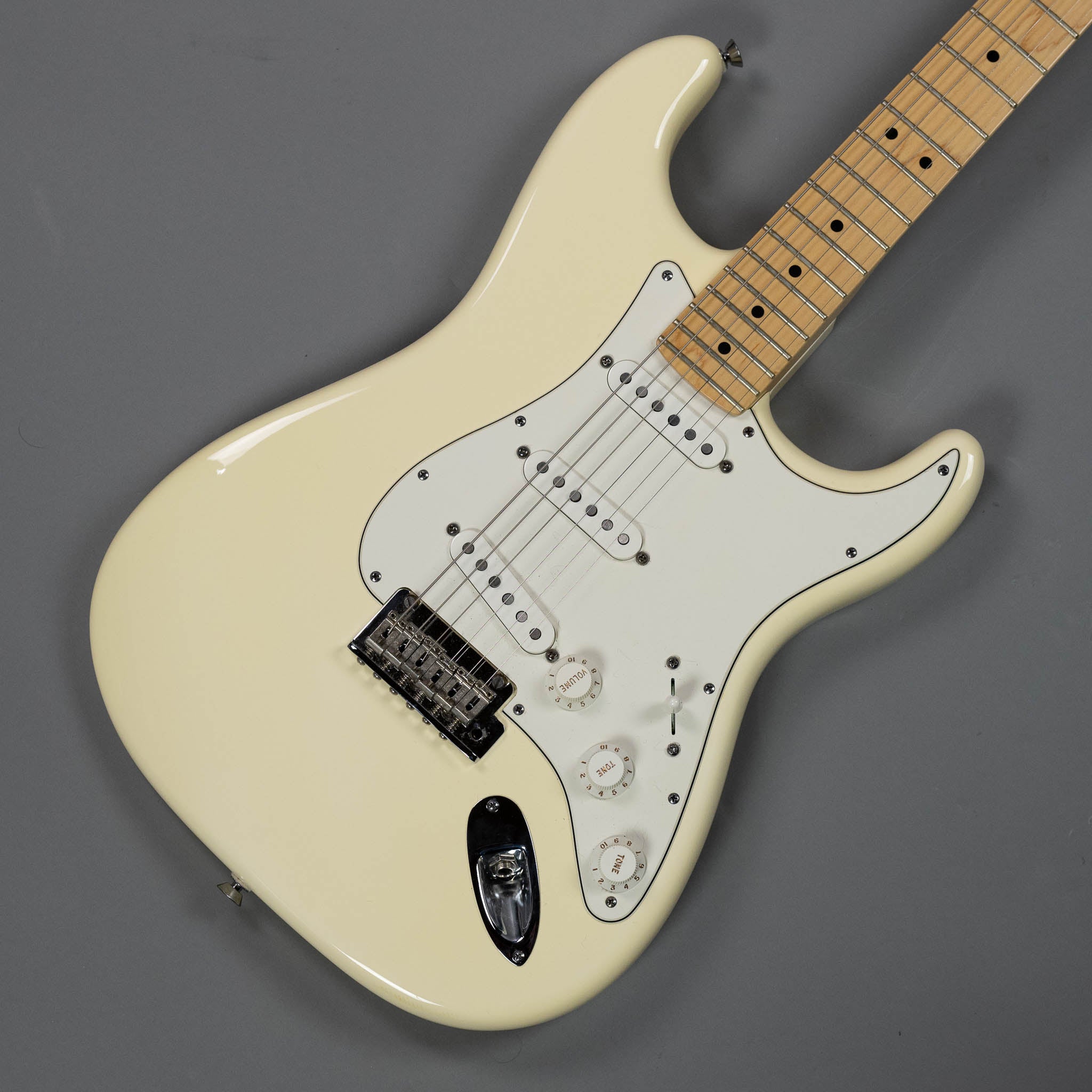 2010 Fender Standard Stratocaster (USA, Olympic White, OHSC)