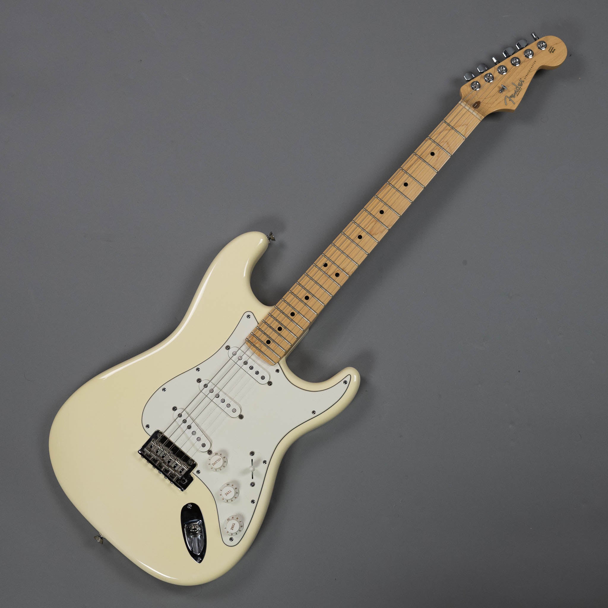 2010 Fender Standard Stratocaster (USA, Olympic White, OHSC)