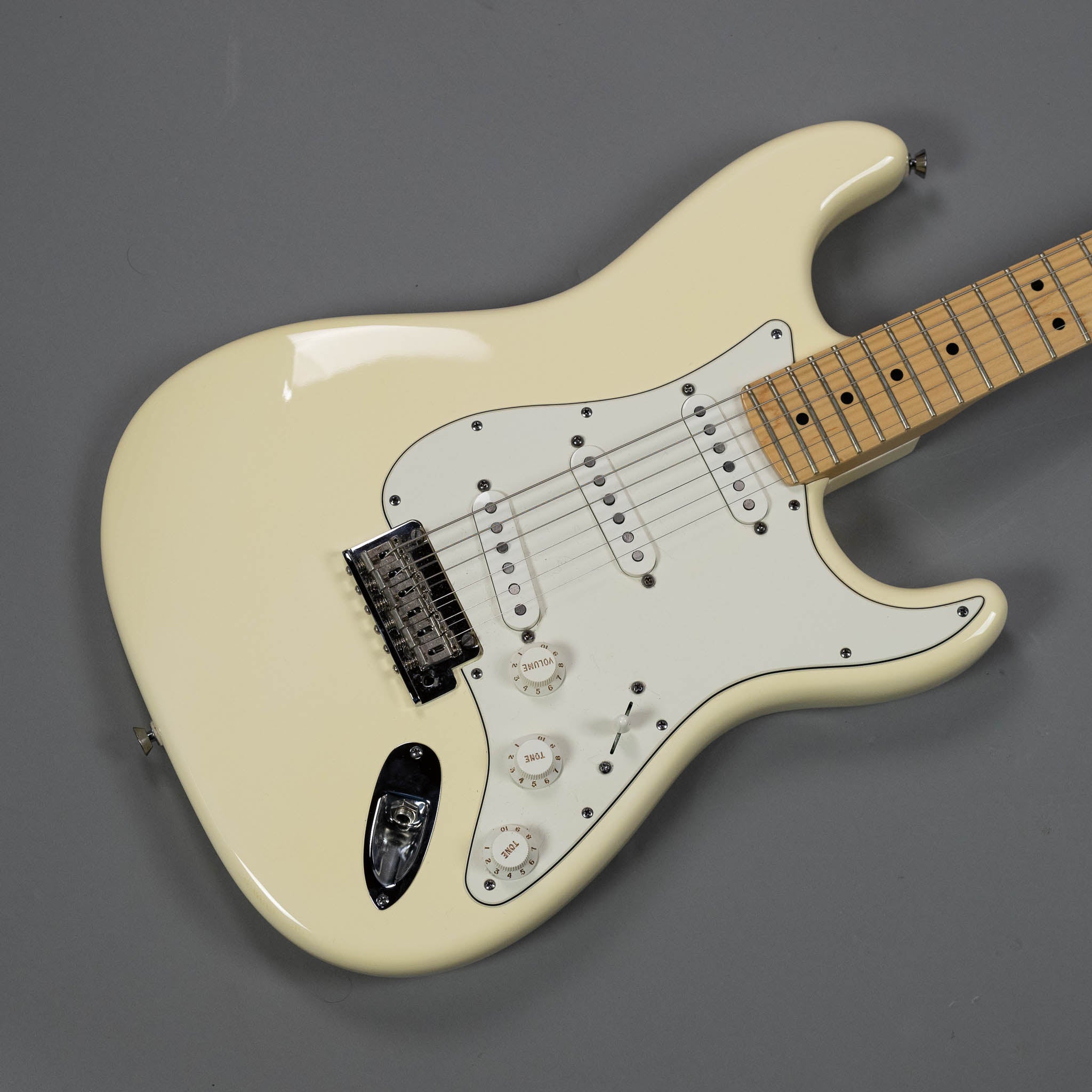 2010 Fender Standard Stratocaster (USA, Olympic White, OHSC)