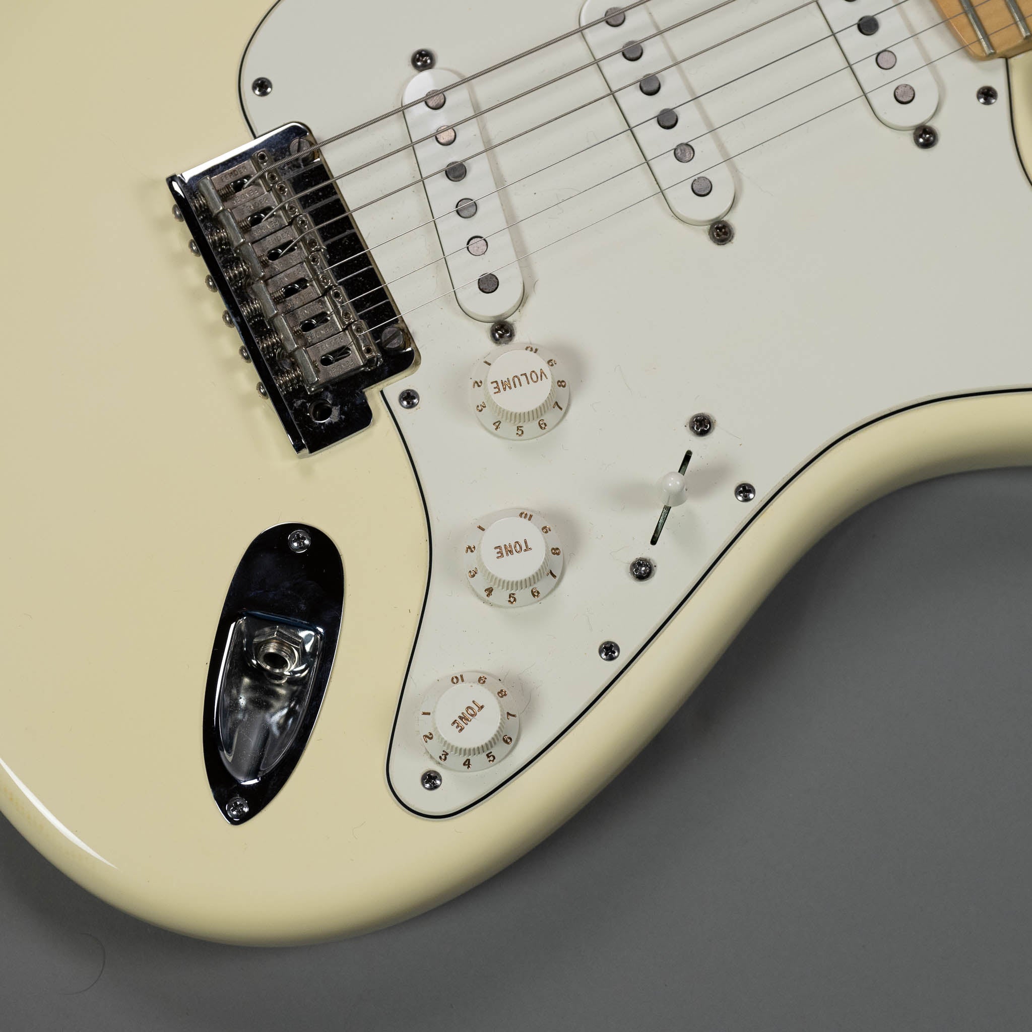 2010 Fender Standard Stratocaster (USA, Olympic White, OHSC)