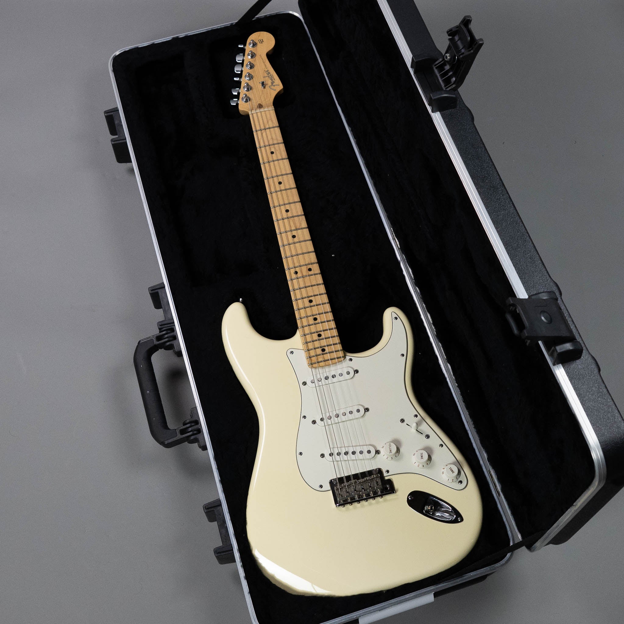 2010 Fender Standard Stratocaster (USA, Olympic White, OHSC)