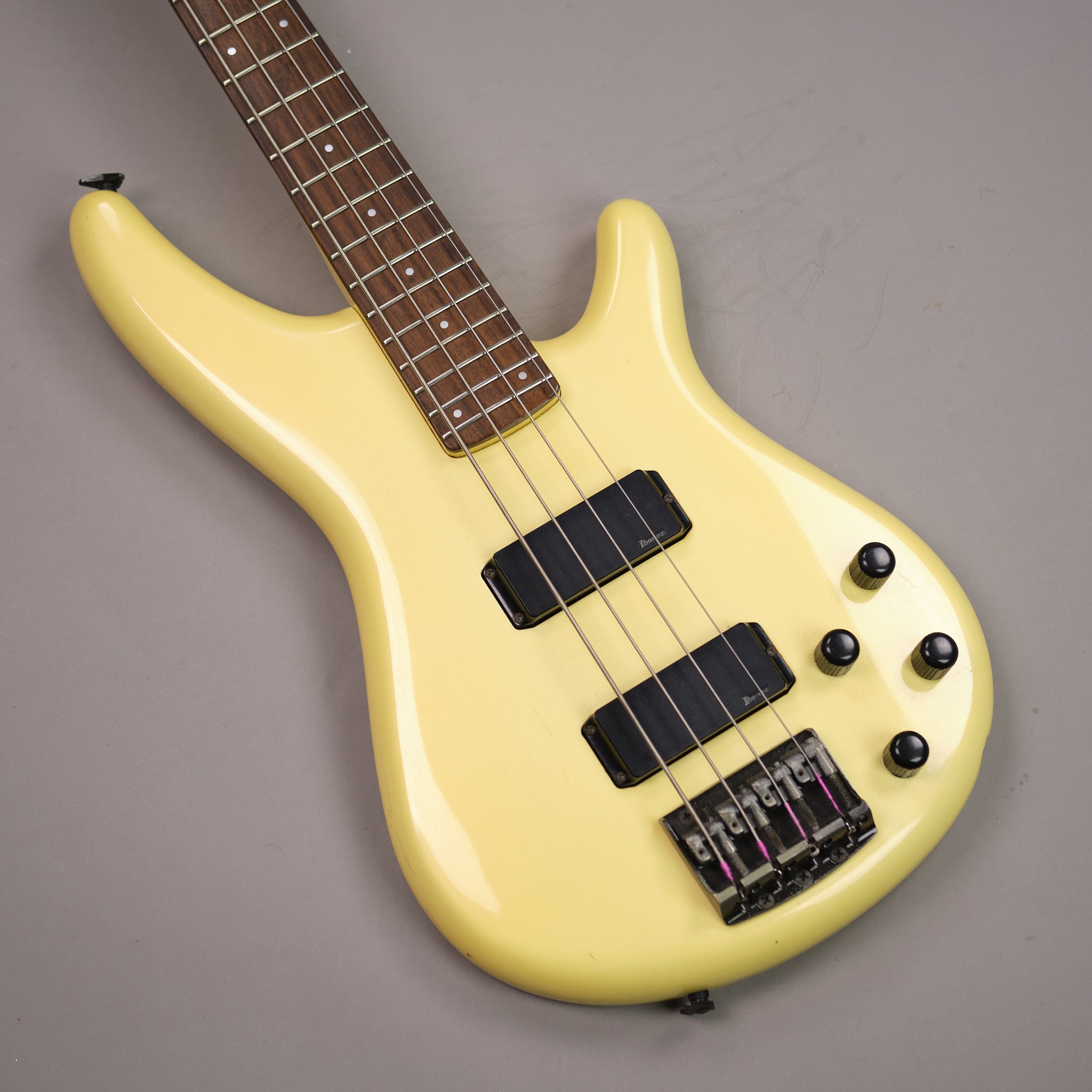 1987 Ibanez Roadstar ll Bass (Japan, Banana Custard)