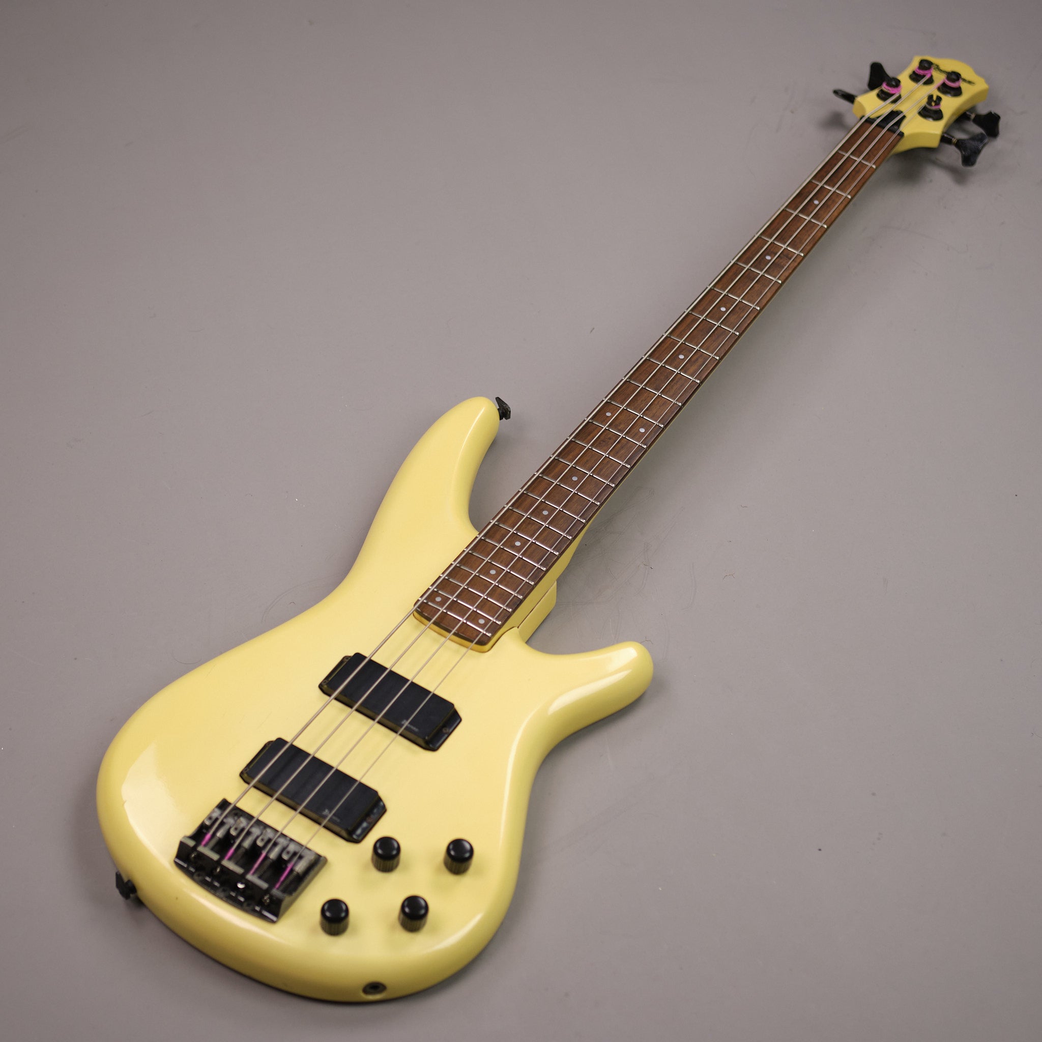 1987 Ibanez Roadstar ll Bass (Japan, Banana Custard)