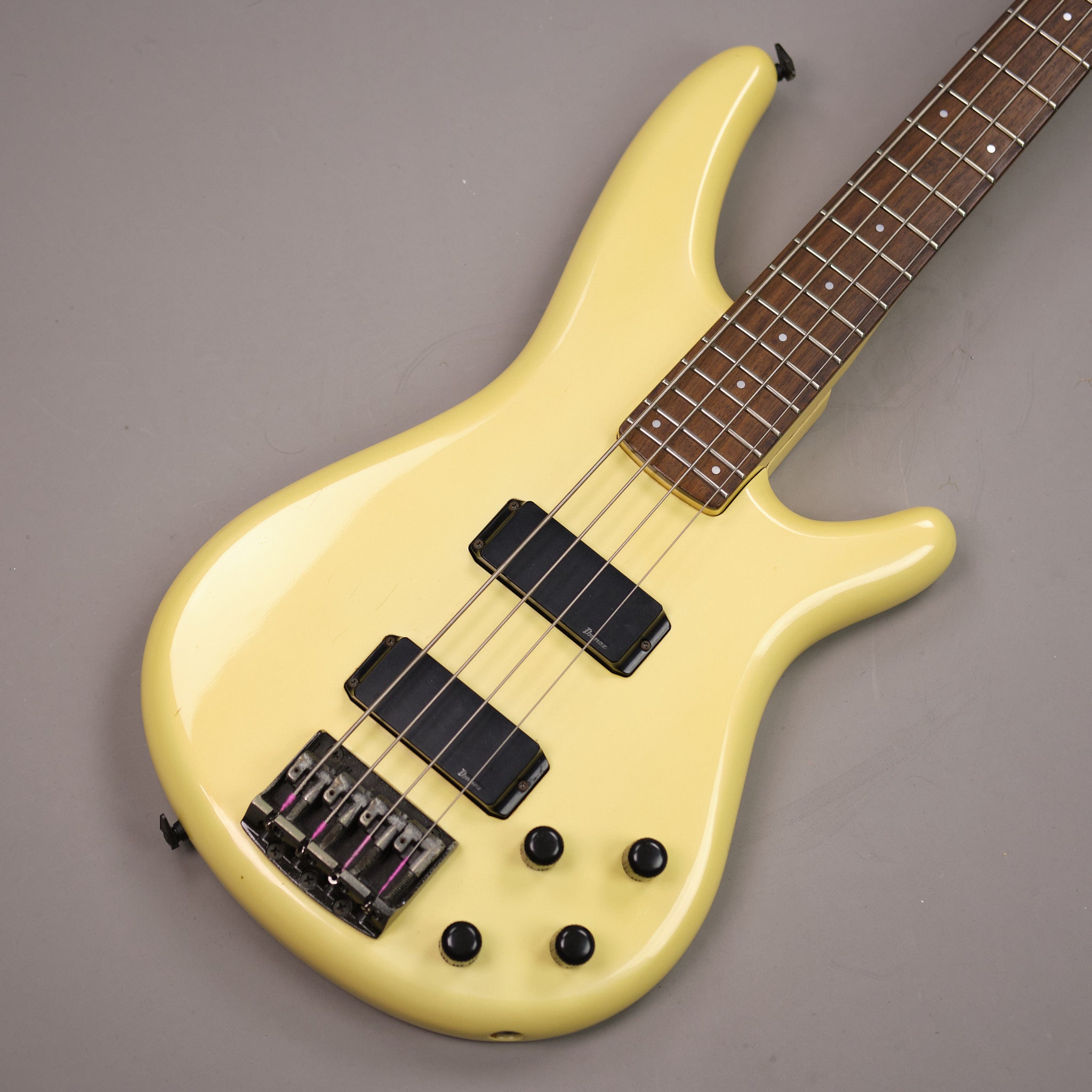 1987 Ibanez Roadstar ll Bass (Japan, Banana Custard)