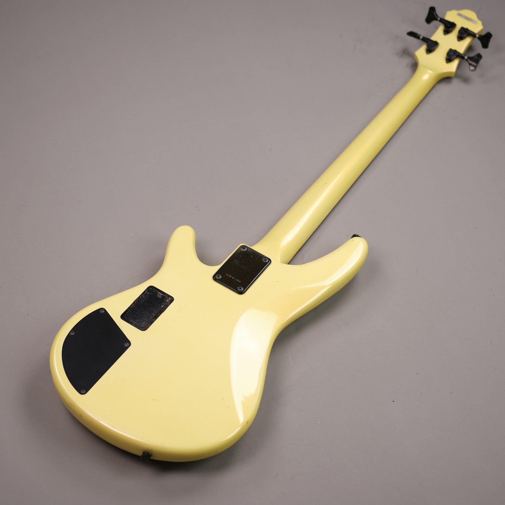 1987 Ibanez Roadstar ll Bass (Japan, Banana Custard)