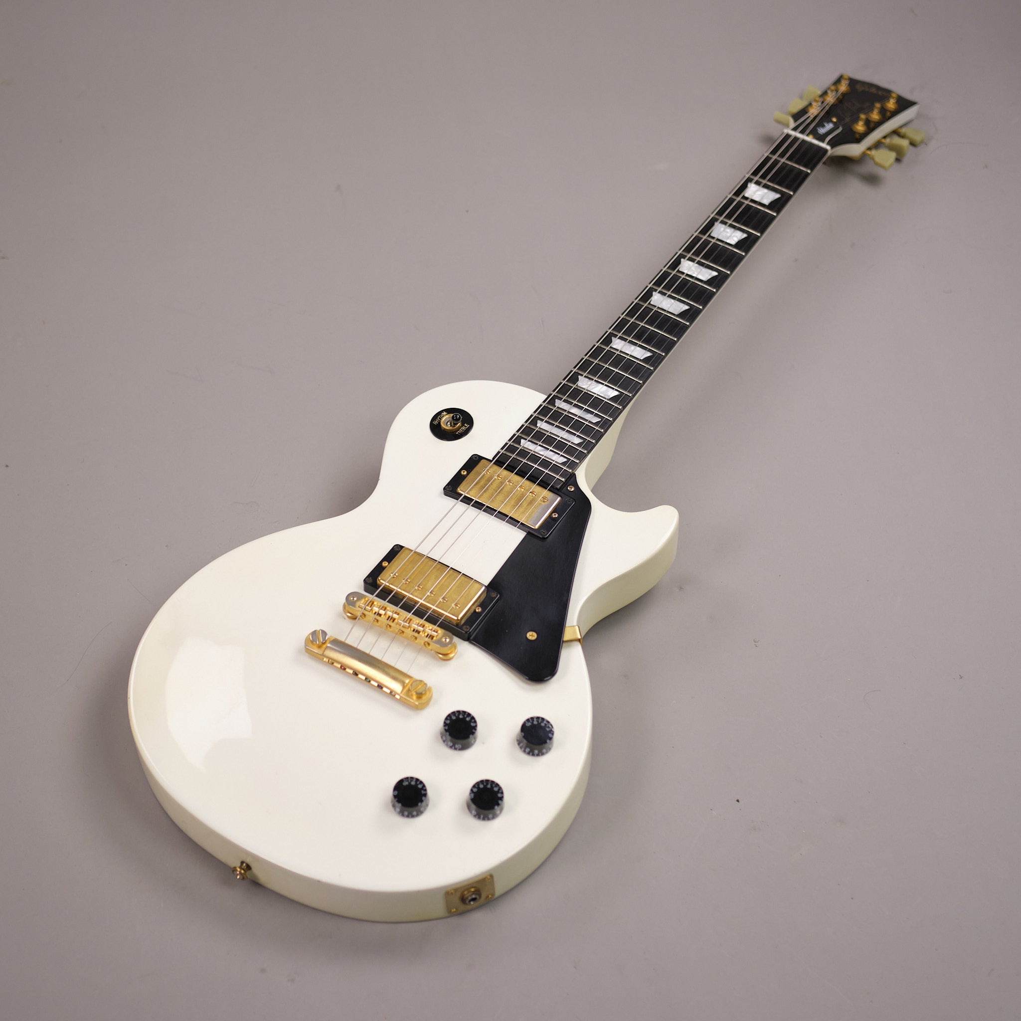 c2000s Gibson Les Paul Studio (USA, White)