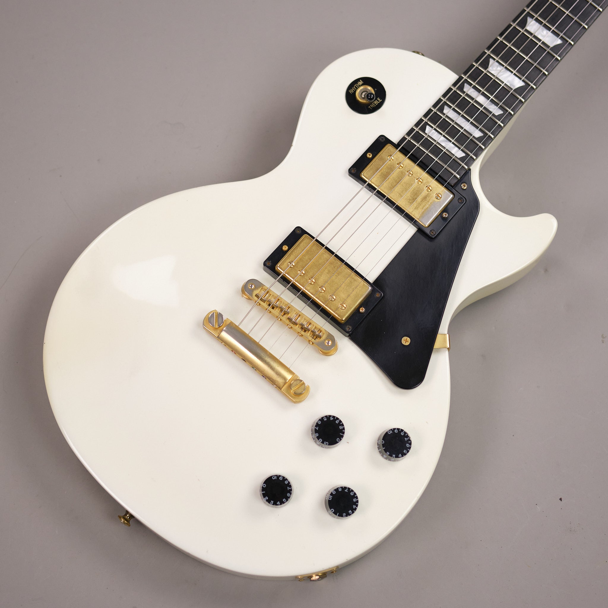 c2000s Gibson Les Paul Studio (USA, White)