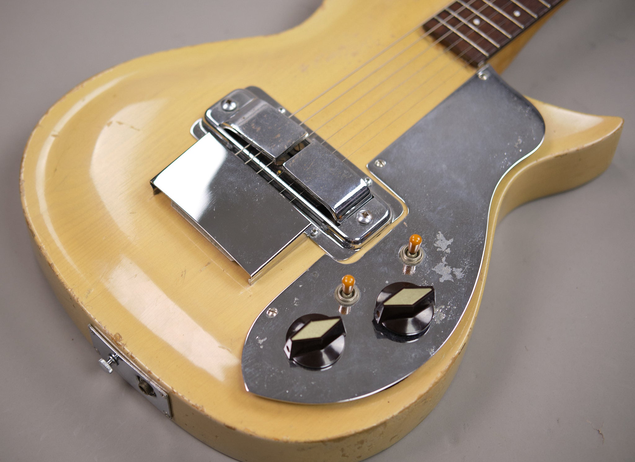 c1955 Rickenbacker Combo 800 (USA, Blonde, OHSC)