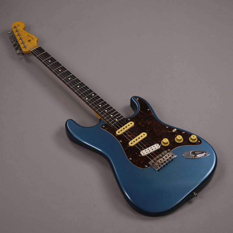 2004 Fender Stratocaster (Japan, Lake Placid Blue)