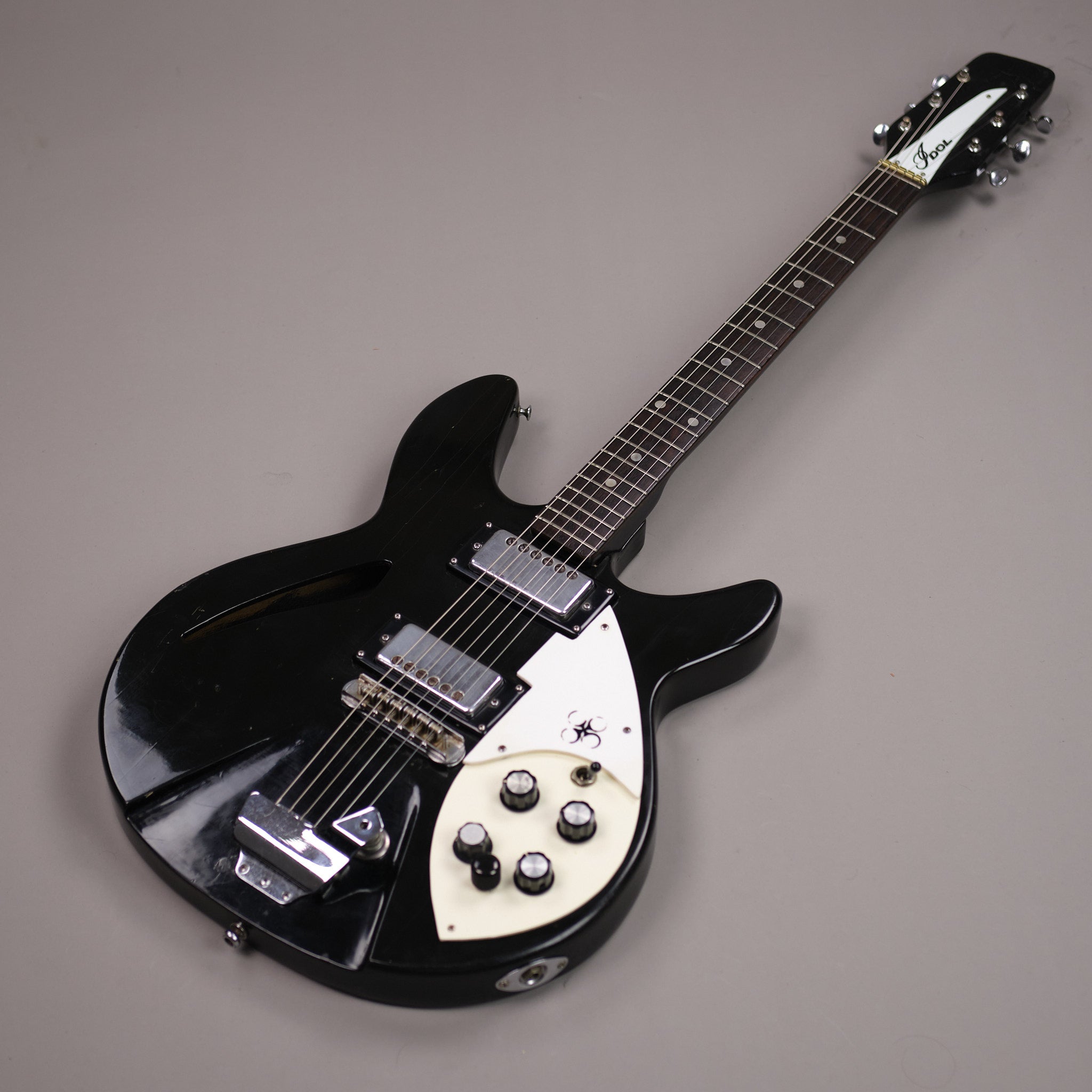Rickenbacker 330 ブラックエレキギター Rickenbacker 330/12 12-String Matte Black – Chicago Music