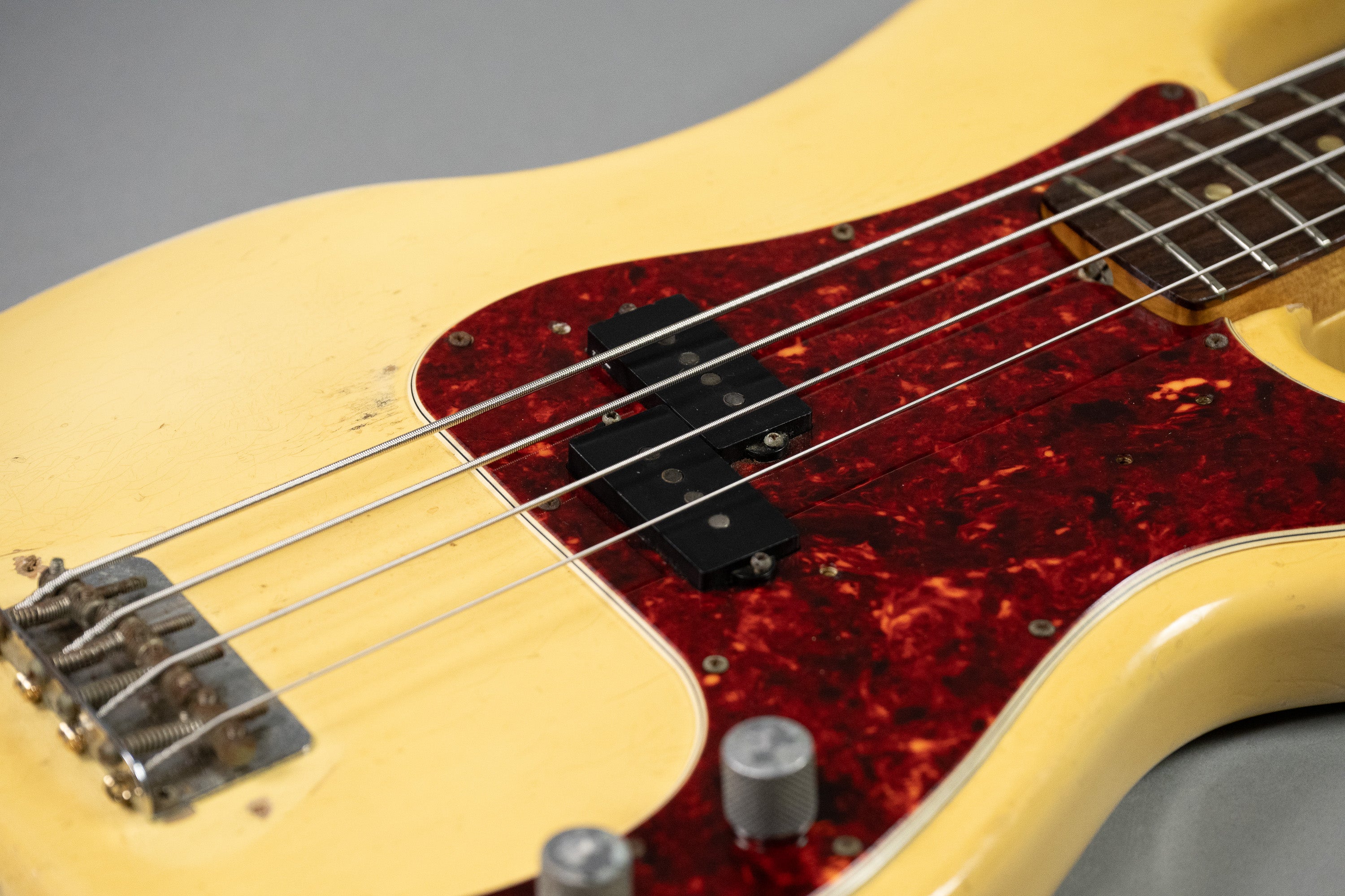 1966 Fender Precision Bass (USA, Olympic White, HSC)