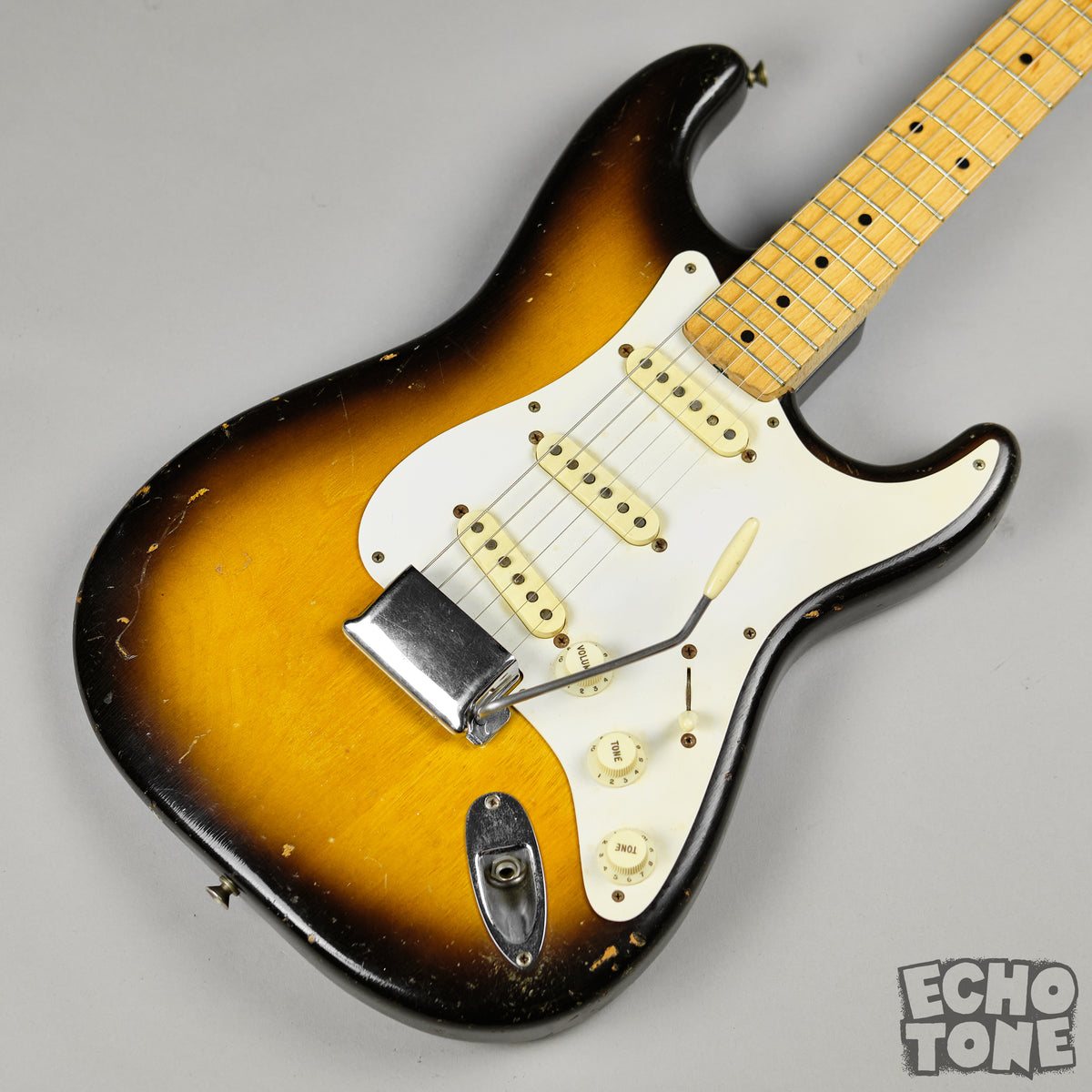 1958 Fender Stratocaster (2-Tone Sunburst, OHSC)