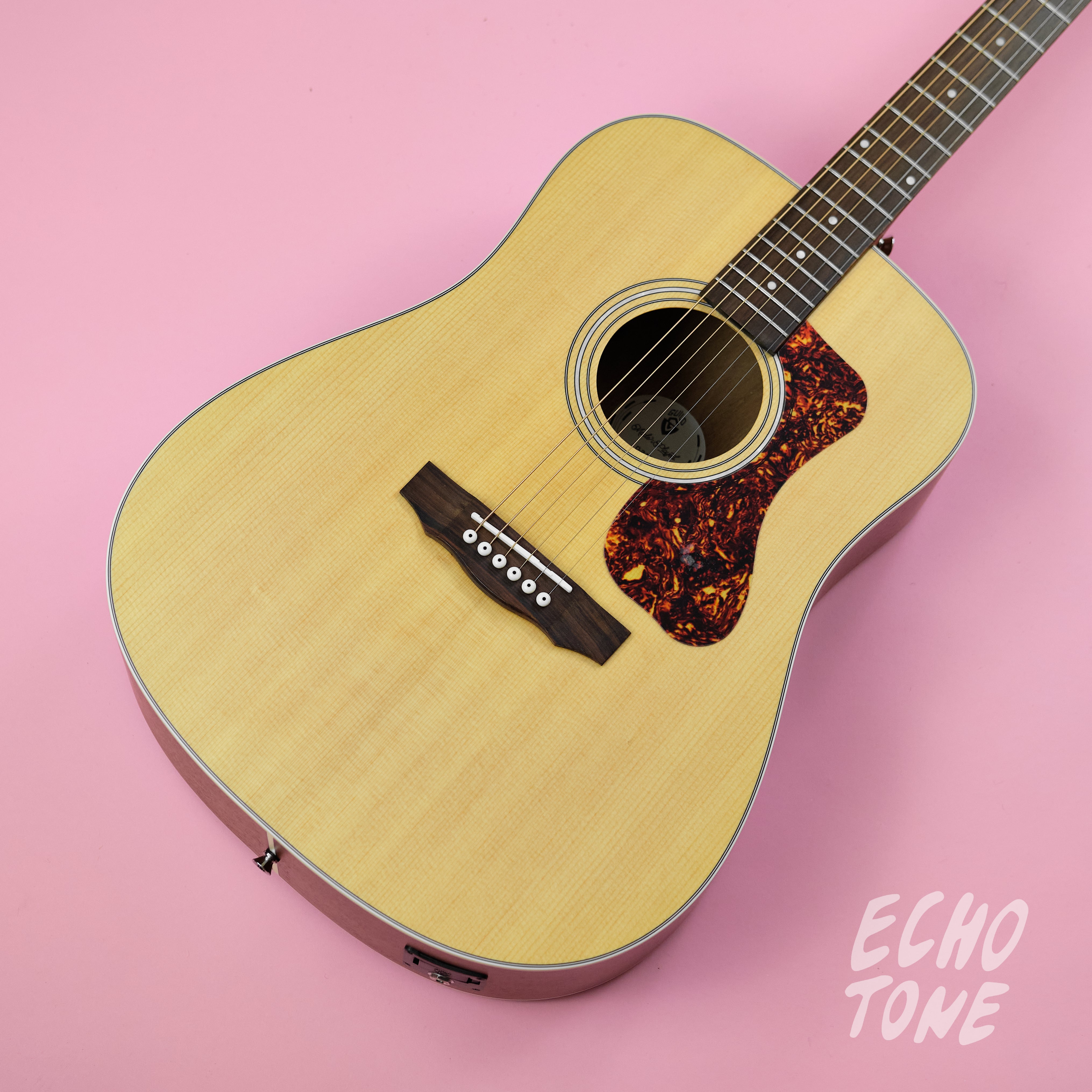 Guild D240E Dreadnought (Natural Satin)