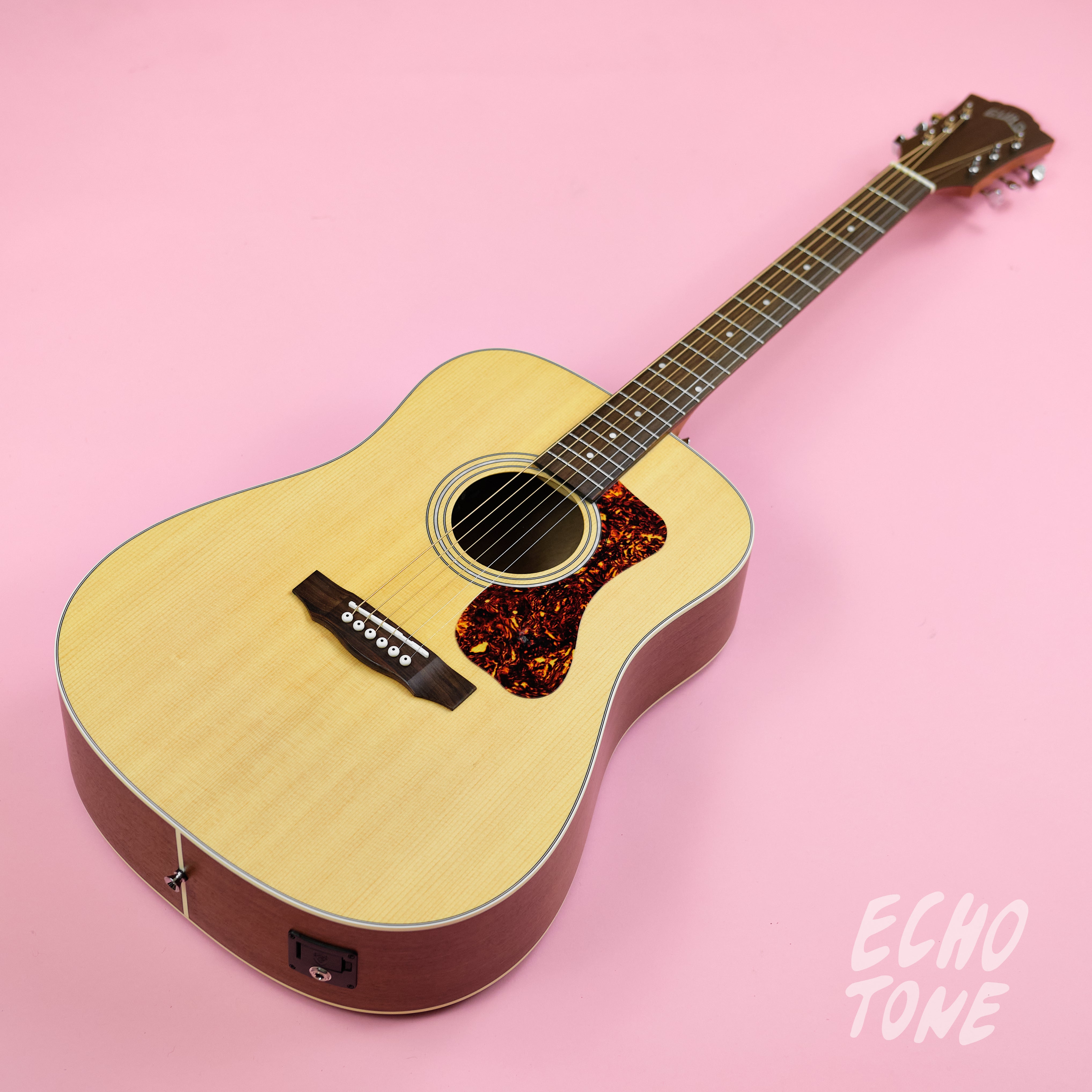 Guild D240E Dreadnought (Natural Satin)