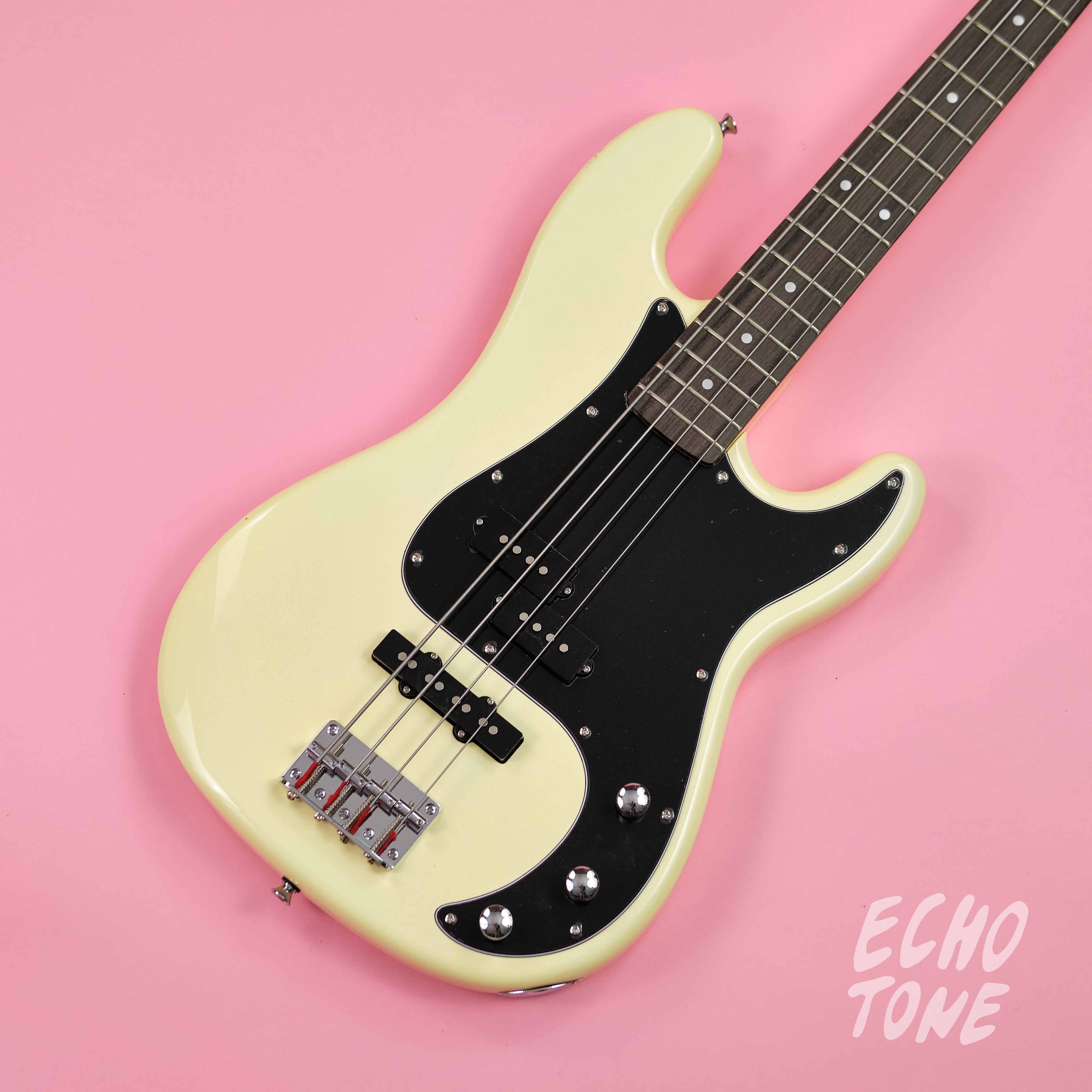 SX Vintage Series Bass (Vintage White)