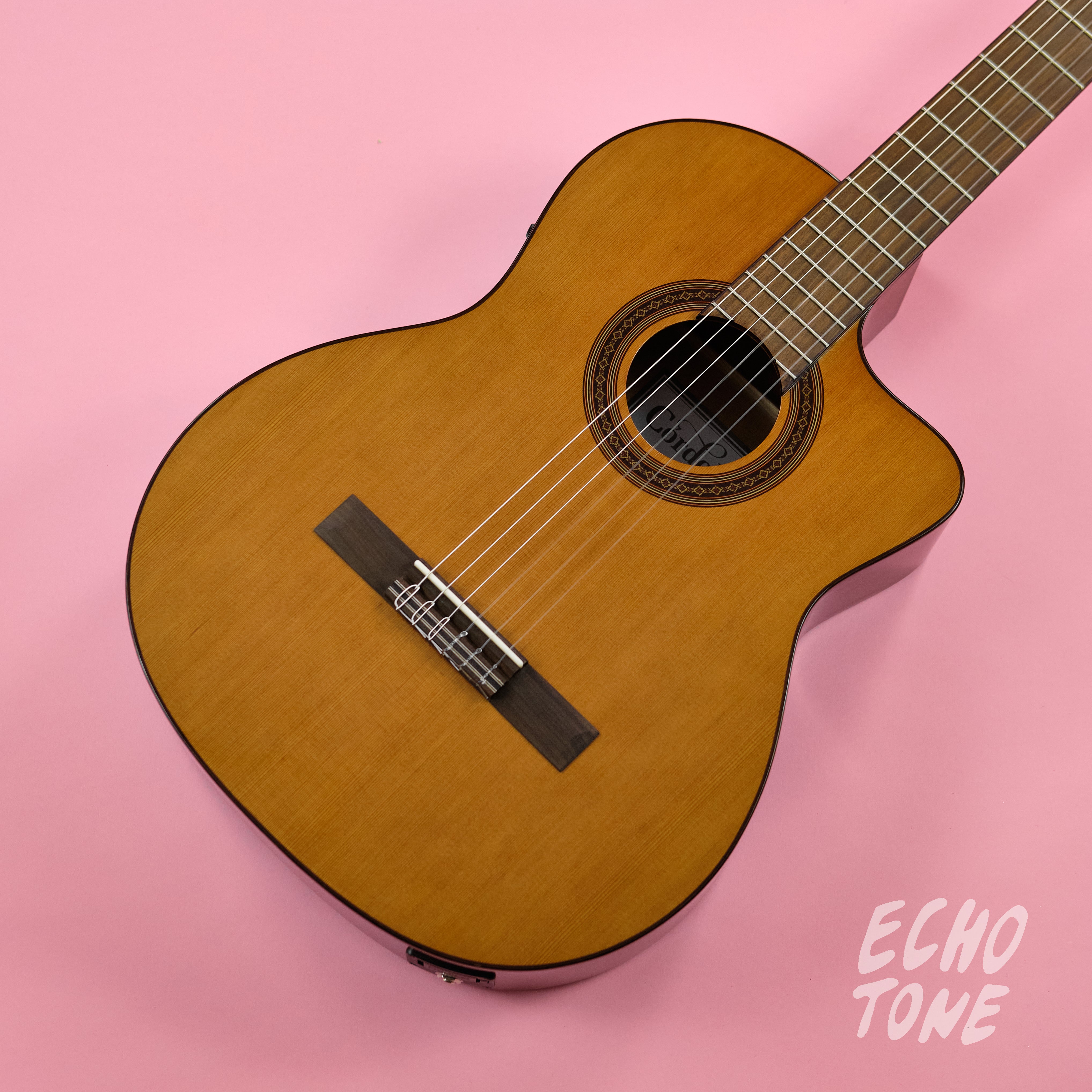 Cordoba C5 -CE  Classical (Solid Cedar Top, Pickup & Gig Bag)