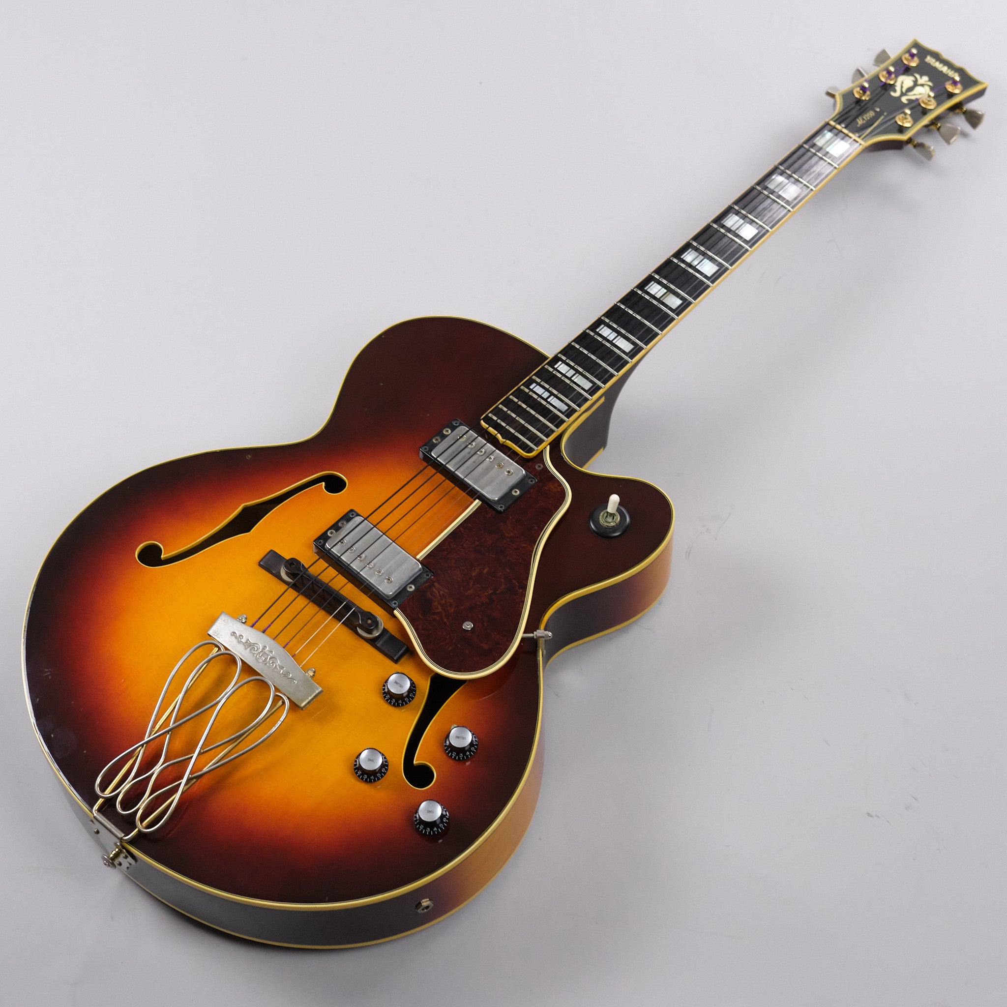 c1980s Yamaha AE-1200 Hollowbody Archtop Antique Sunburst (MIJ)